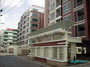 Chataue Intown Collafe Ratchada 13 of Prayapanich Property Co.,Ltd.