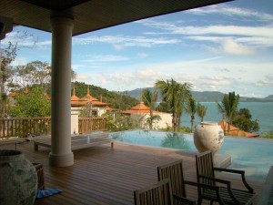 โครงการ ตรีสรา ภูเก็ต ของ บริษัท ทรีดอลฟิน รีสอร์ท จำกัด