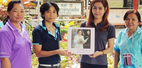 Offering the books on anniversary of 60 year's books of Her Royal Highness Princess Maha Chakri Sirindhorn.