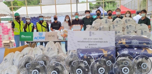 Visavapat, Sathaporn Estate and ACRM donated necessary supplies, to victims of a fire at Bon Kai Community in Bangkok.